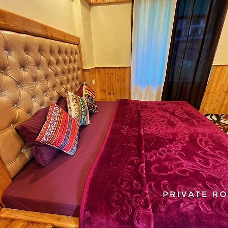 I Love Kasol Hostel & Rooftop Cafe ภายนอก รูปภาพ