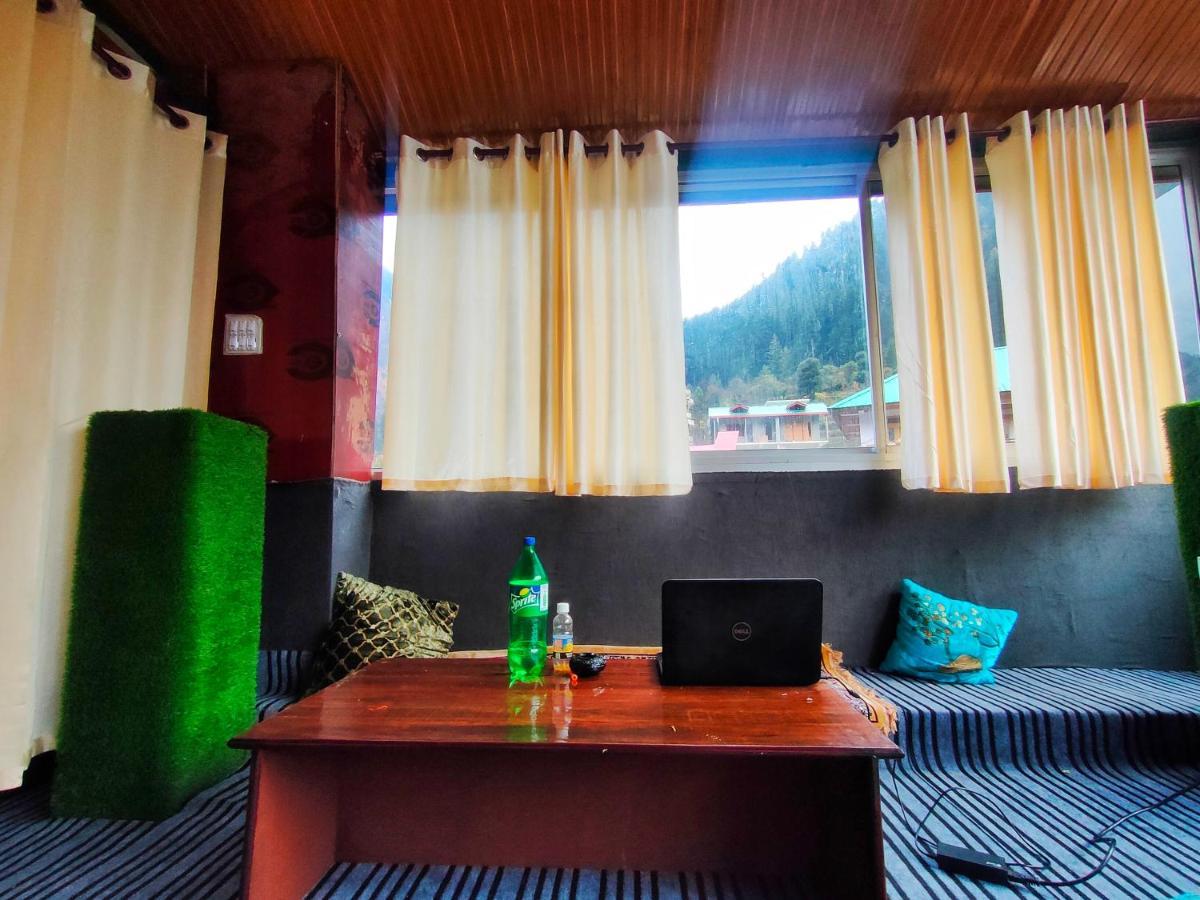 I Love Kasol Hostel & Rooftop Cafe ภายนอก รูปภาพ