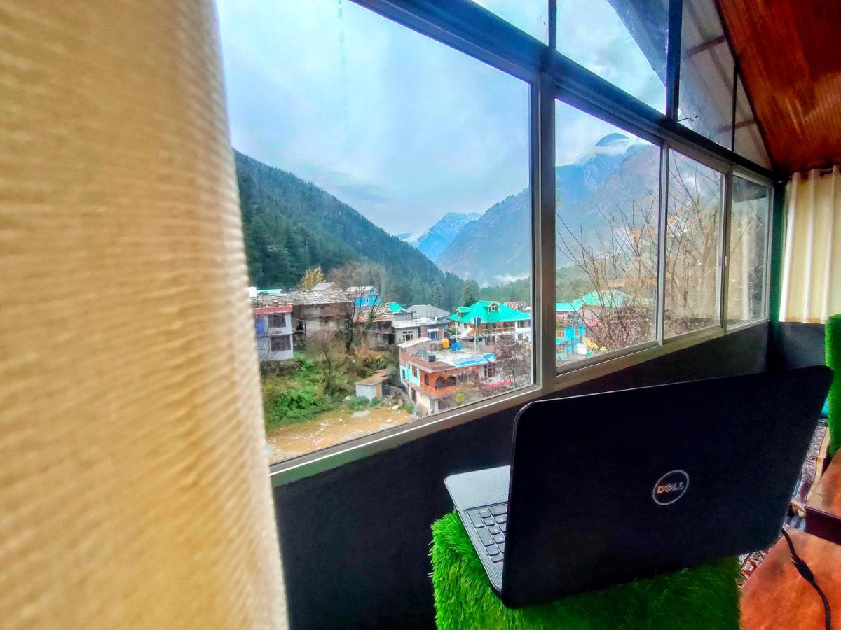 I Love Kasol Hostel & Rooftop Cafe ภายนอก รูปภาพ